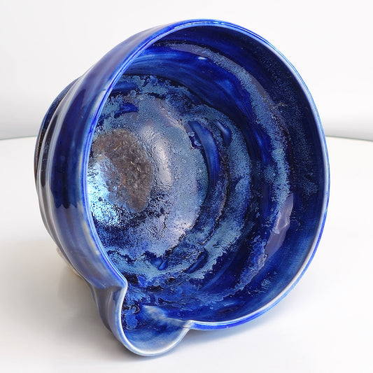 Pouring Bowl 04