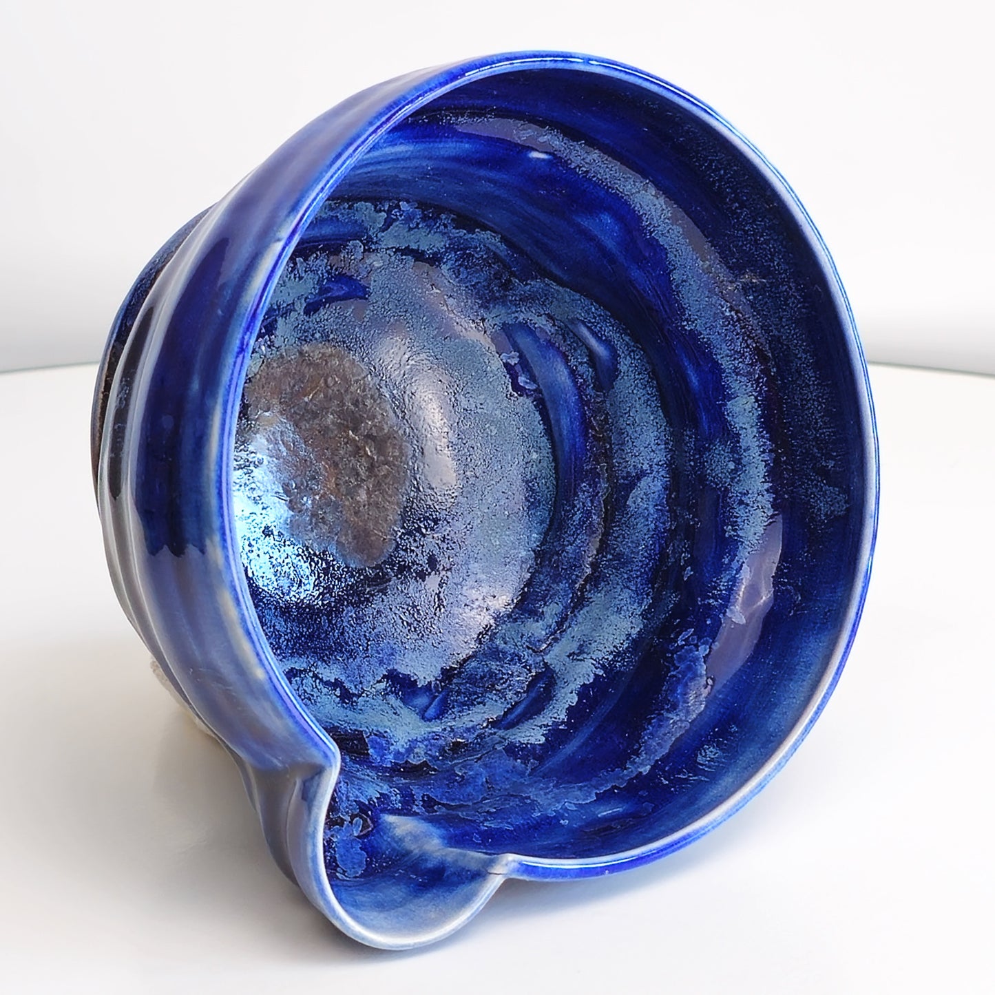 Pouring Bowl 04